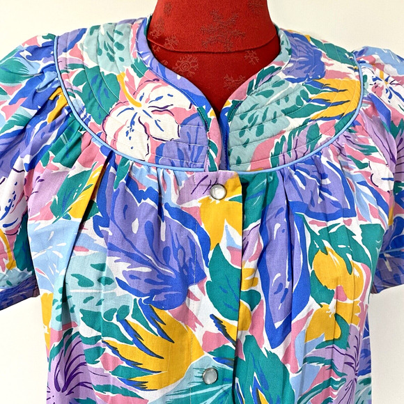 VTG MuMu Movie Star house dress knee length cotton blend multi floral snaps sz M - Picture 2 of 9